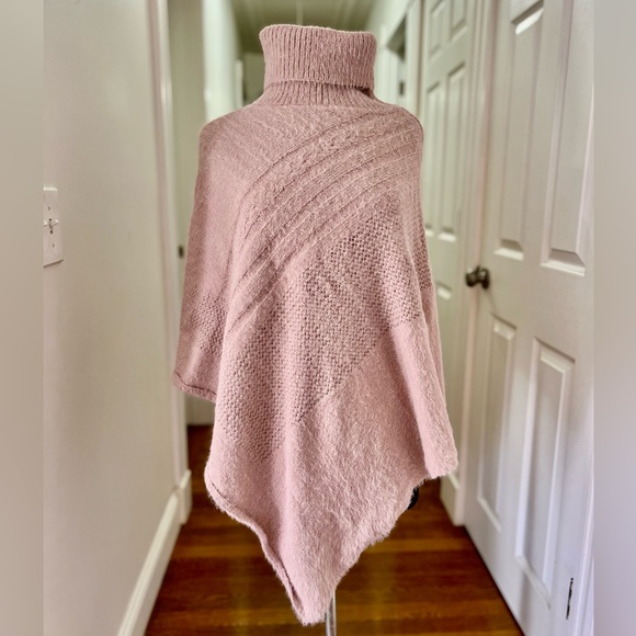 Mia & Tess Fuzzy Shimmering Turtleneck Rose Color Poncho - Picture 1 of 14
